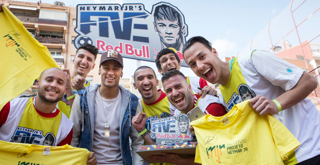 Neymar Jr. poses with excited fans in Barcelona, Spain for Neymarjrsfive.