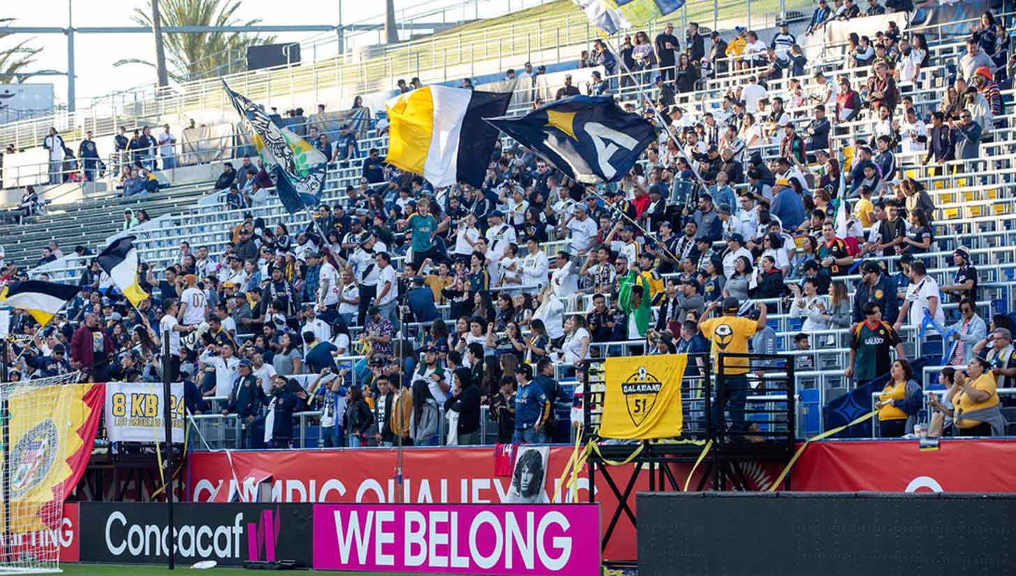 Meet LA Galaxy legend Mauricio Cienfuegos at #GalaxyThrowback