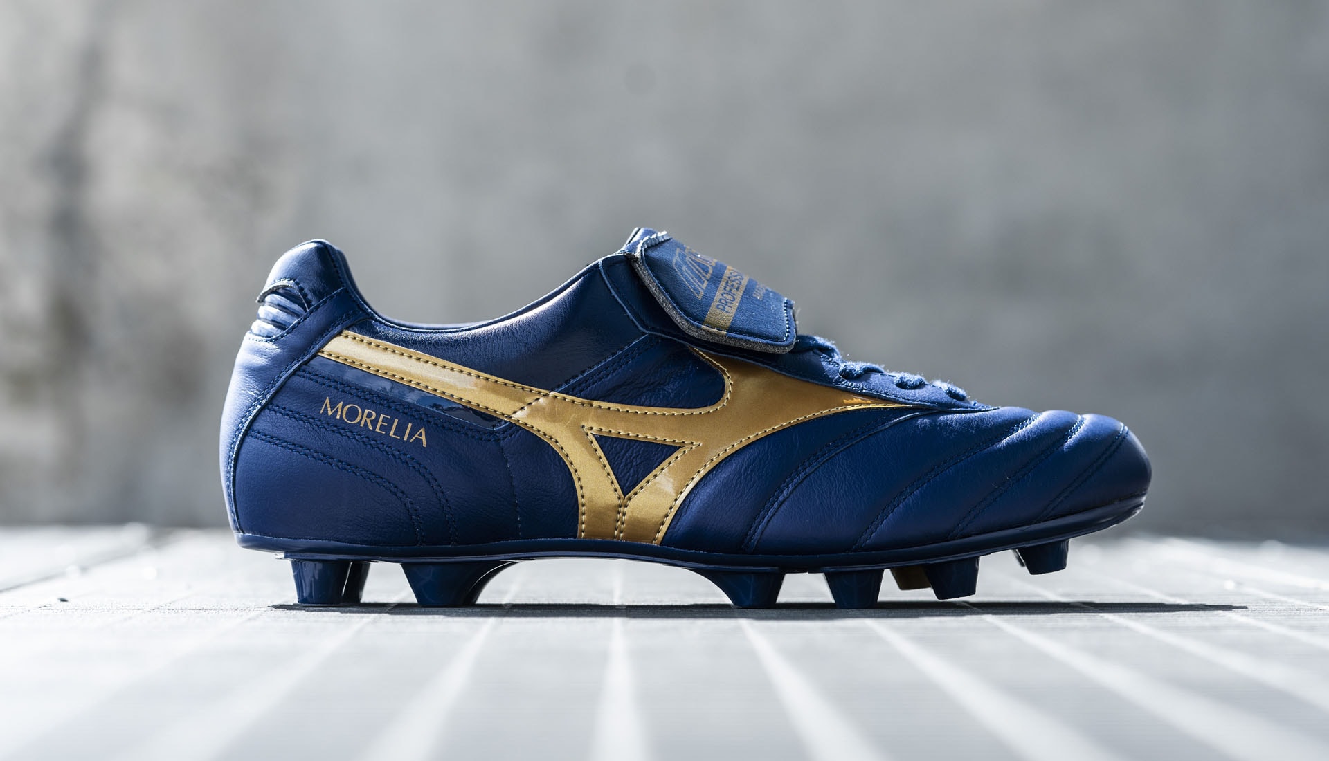 Mizuno store vintage cleats