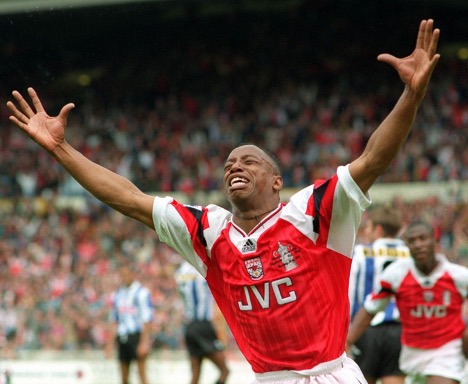 10 Best Arsenal Kits of All Time (Ranked) - SoccerPrime