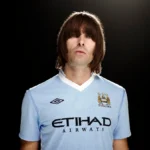liam-gallagher-wears-manchester-citys-5007799
