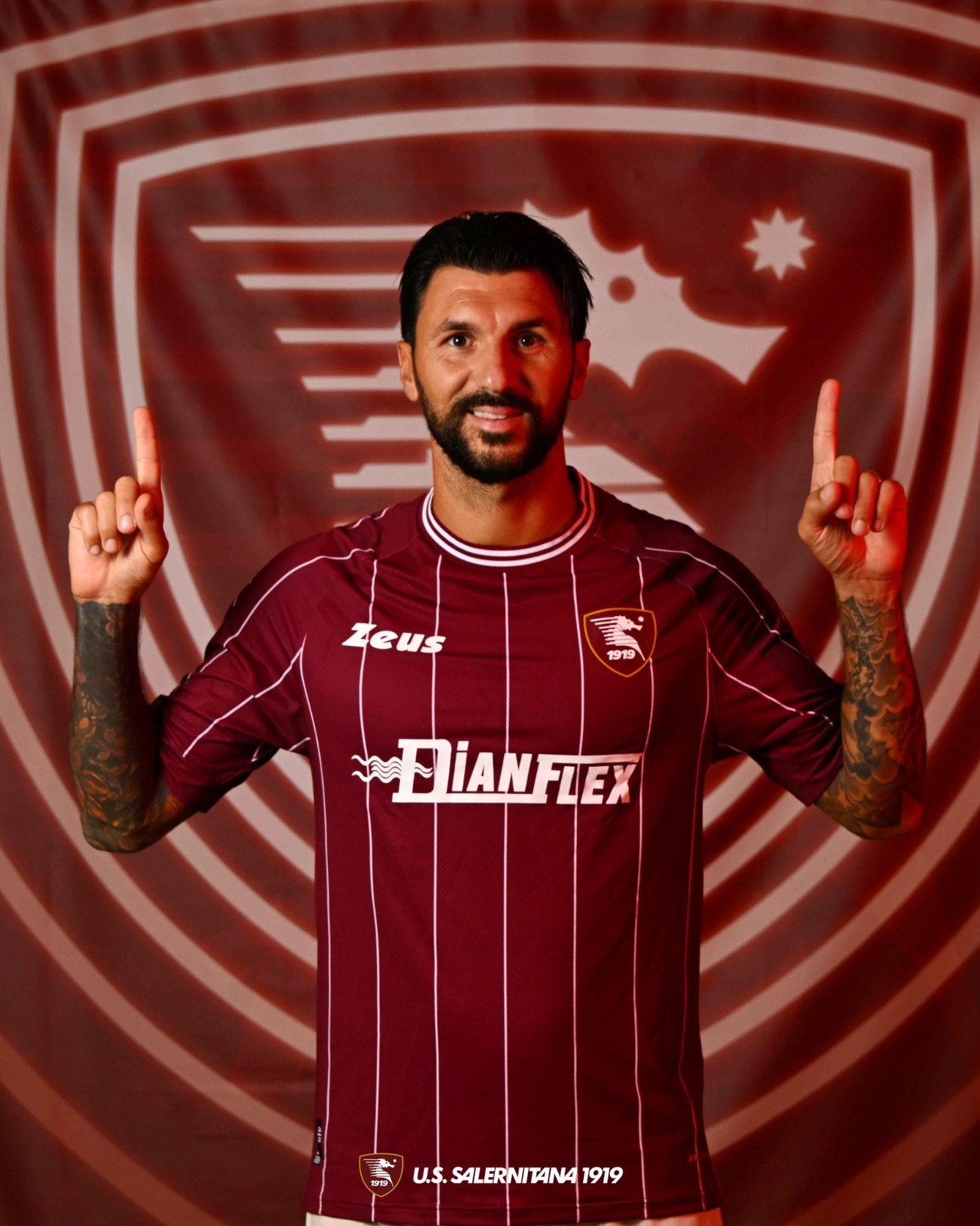 salernitana home kit