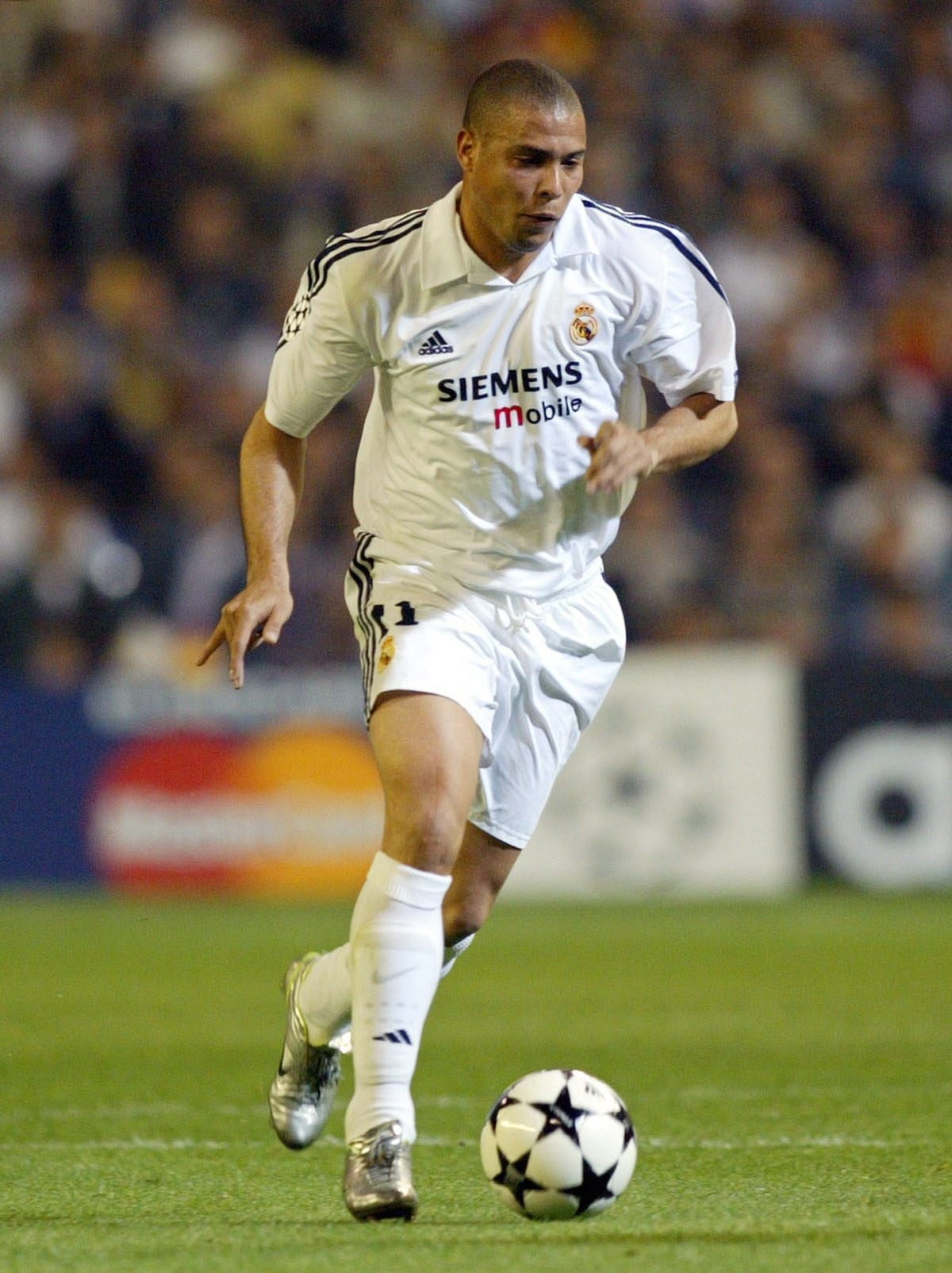 ronaldo real madrid kit
