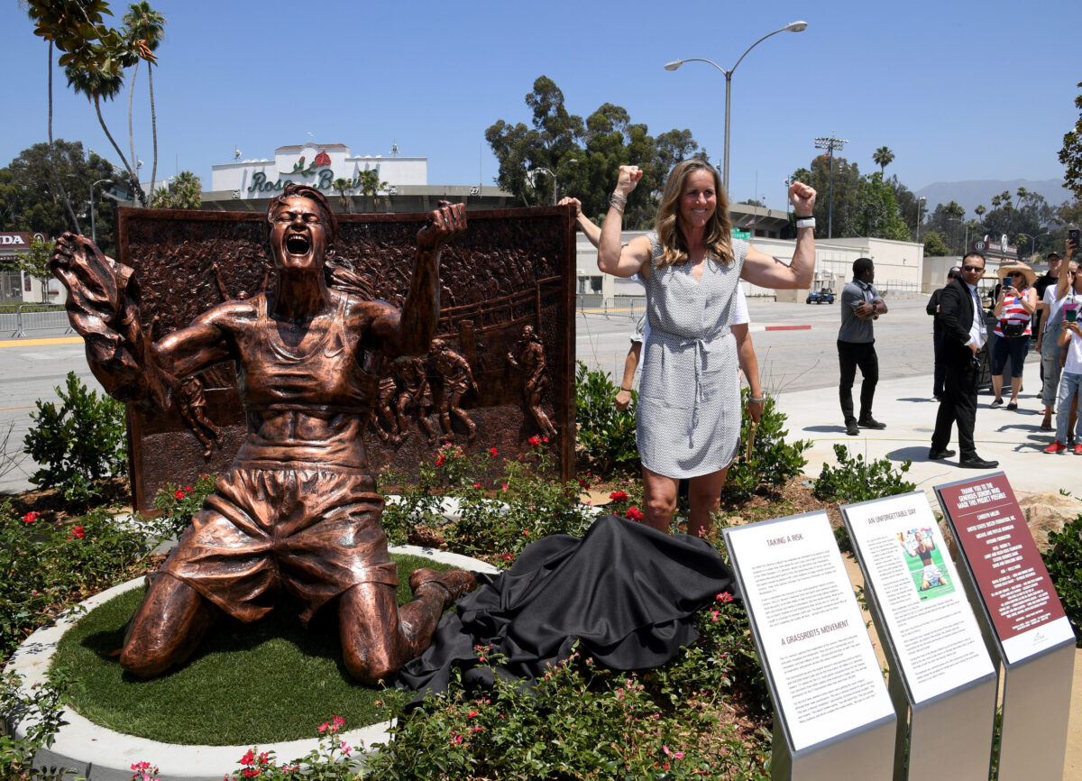 brandi chastain statue
